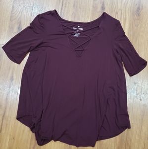 Soft & Sexy American Eagle criss-cross top! Maroon